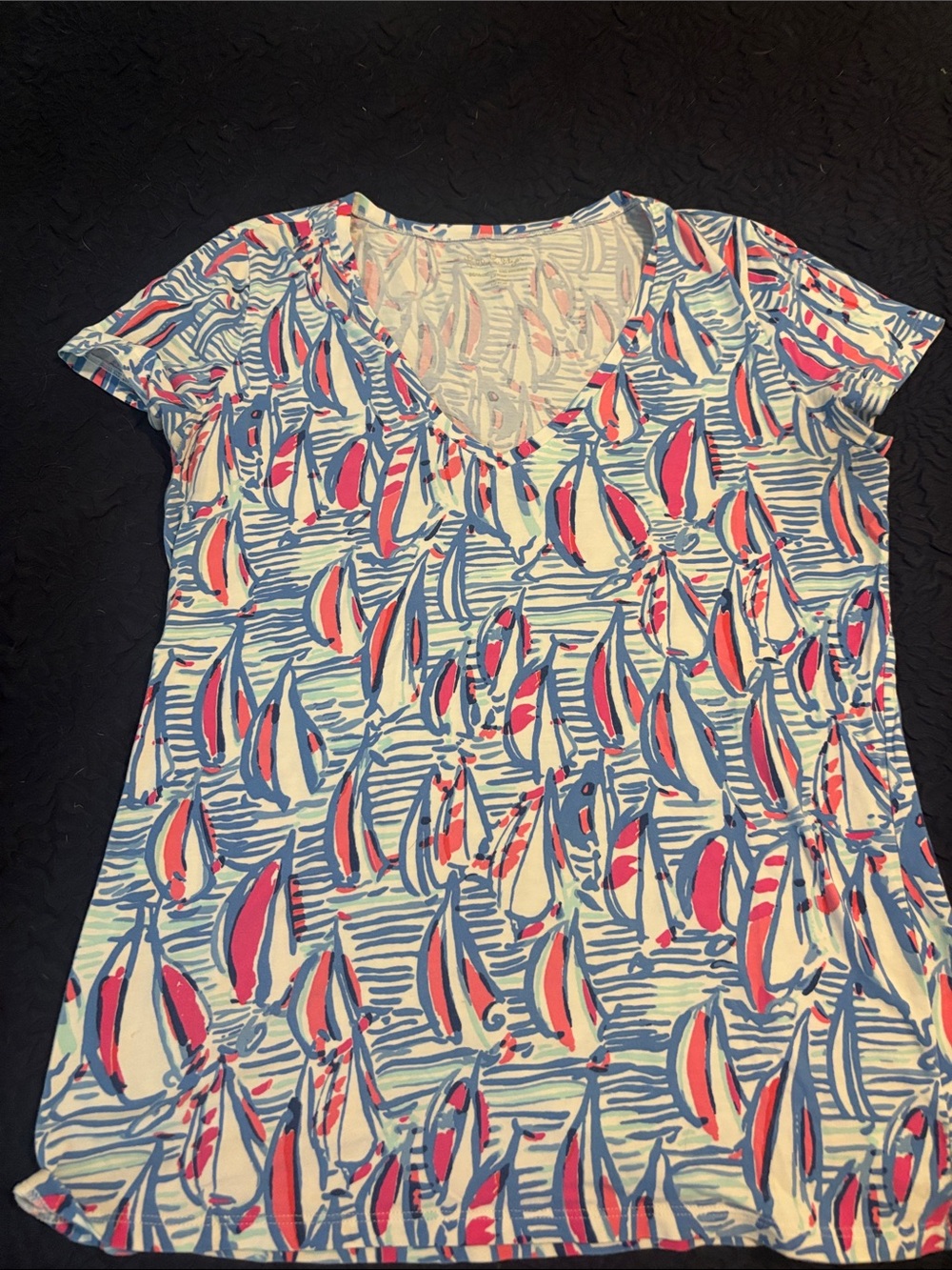Lilly Pulitzer Short Sleeve V-Neck Top in Blue, Pink & White Sailboat Print